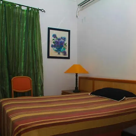 A Ponte - Saldanha Гостьовий будинок Лісабон